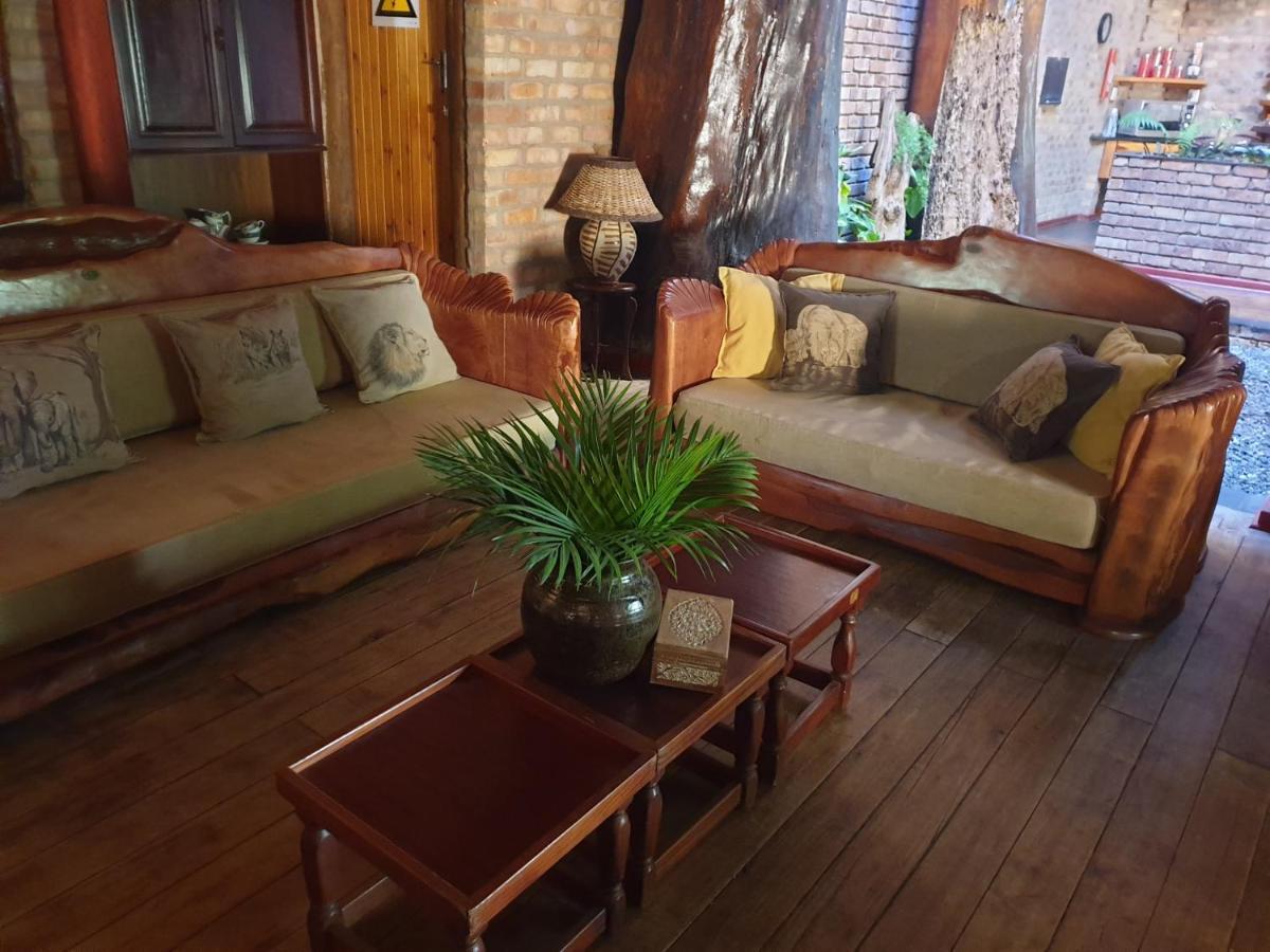 มาร์ร็อบ ลอดจ์ Bed & Breakfast KwaMbonambi ภายนอก รูปภาพ