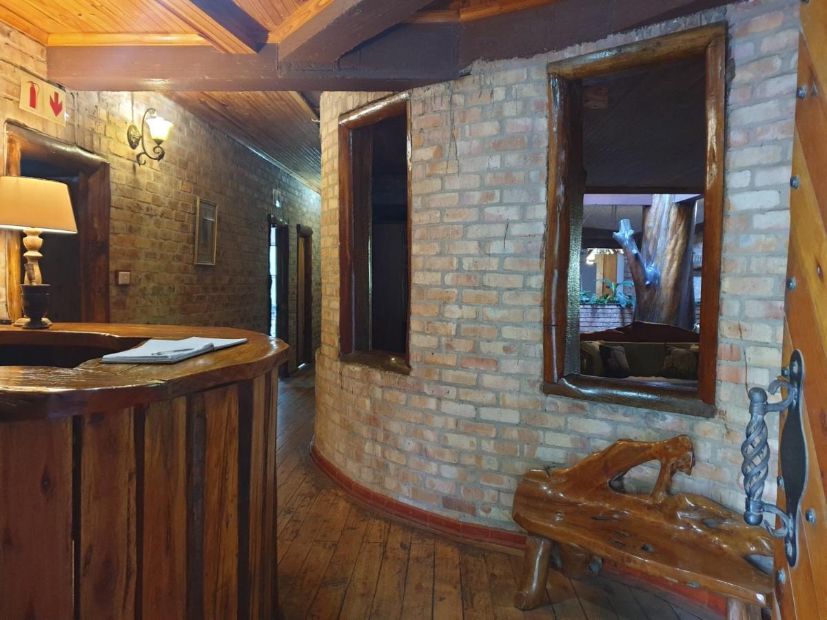 มาร์ร็อบ ลอดจ์ Bed & Breakfast KwaMbonambi ภายนอก รูปภาพ